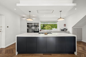 Kitchen- click for photo gallery